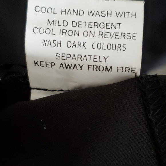 TOBI Mesh Crop Top - Picture 8 of 9